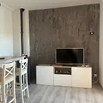 Trilocale Vicino Al Mare Con Ampio Balcone E Aria Condizionata Διαμέρισμα *